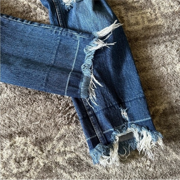NWOT Abercrombie And Fitch Curve Love High Rise Skinny Jeans Distressed Raw Hem - Picture 7 of 7
